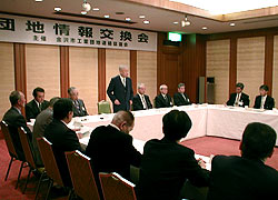 写真:交換会の様子